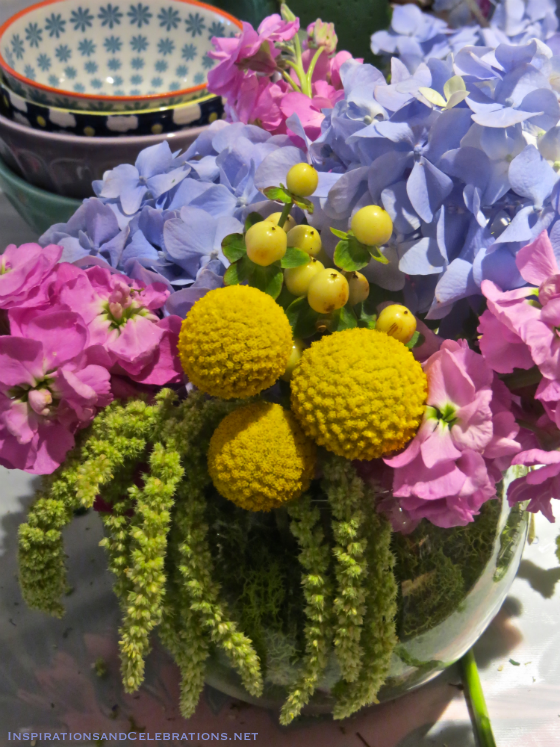 Easy Flower Arrangements - DIY Floral Centerpieces