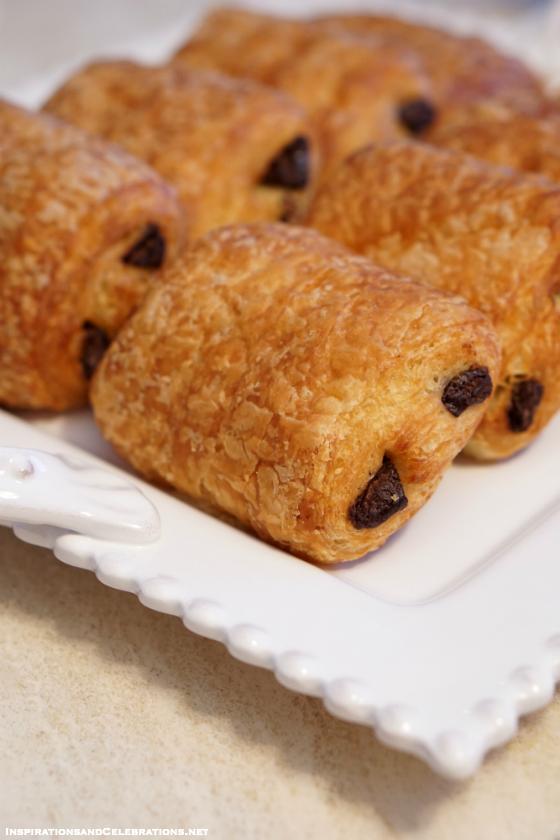 Trés Chic Entertaining Guide - I Love Paris Themed Valentine's Day Party