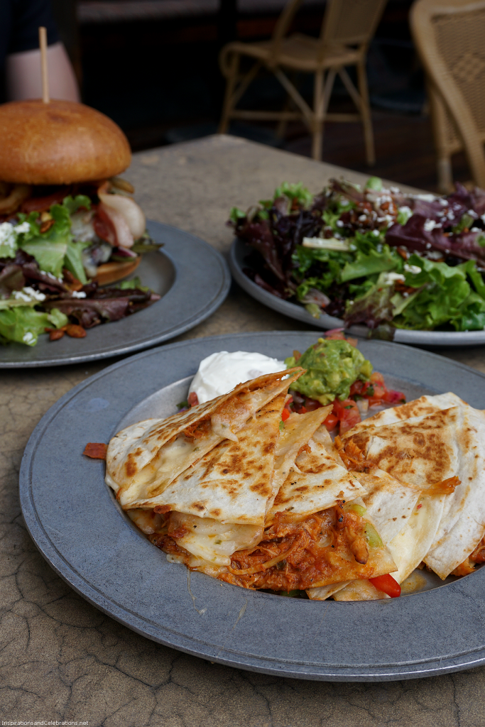 Lake Tahoe Travel Guide - Caliente Restaurant