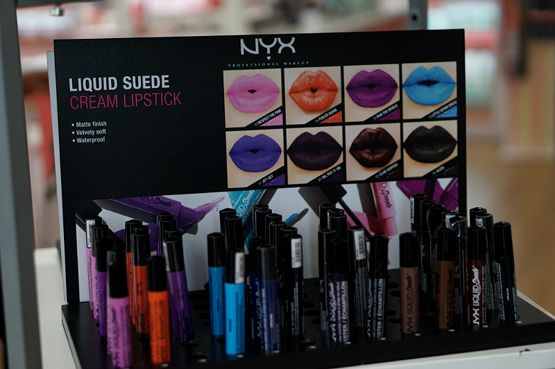 Back To School Shopping Guide and Giveaway - Fall Fashion and Beauty Trends