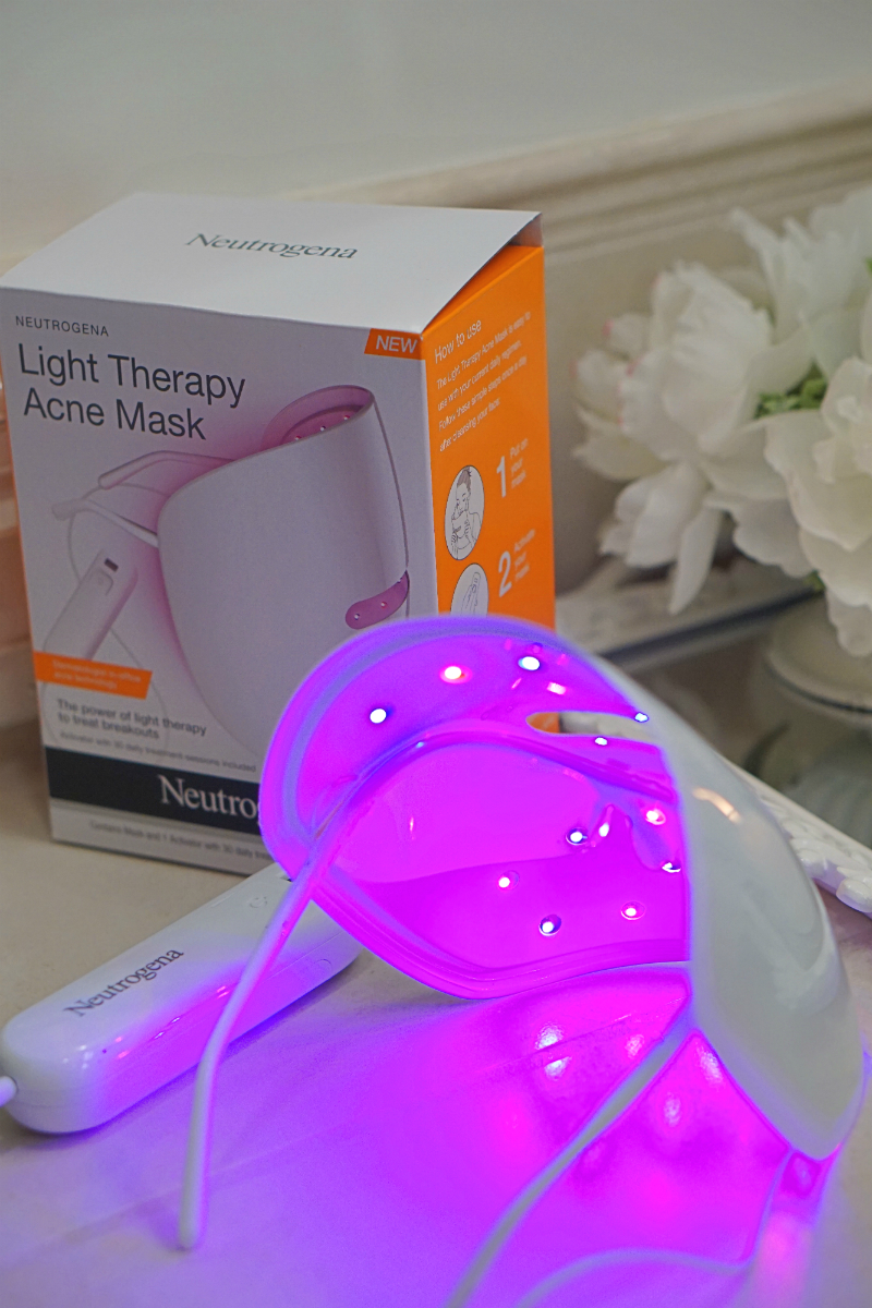 How To Get Clear Skin with The Neutrogena Light Therapy Acne Mask