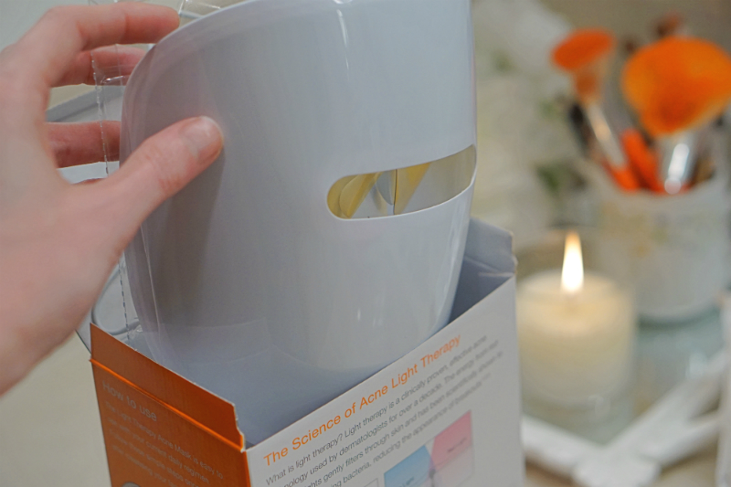 How To Get Clear Skin with The Neutrogena Light Therapy Acne Mask