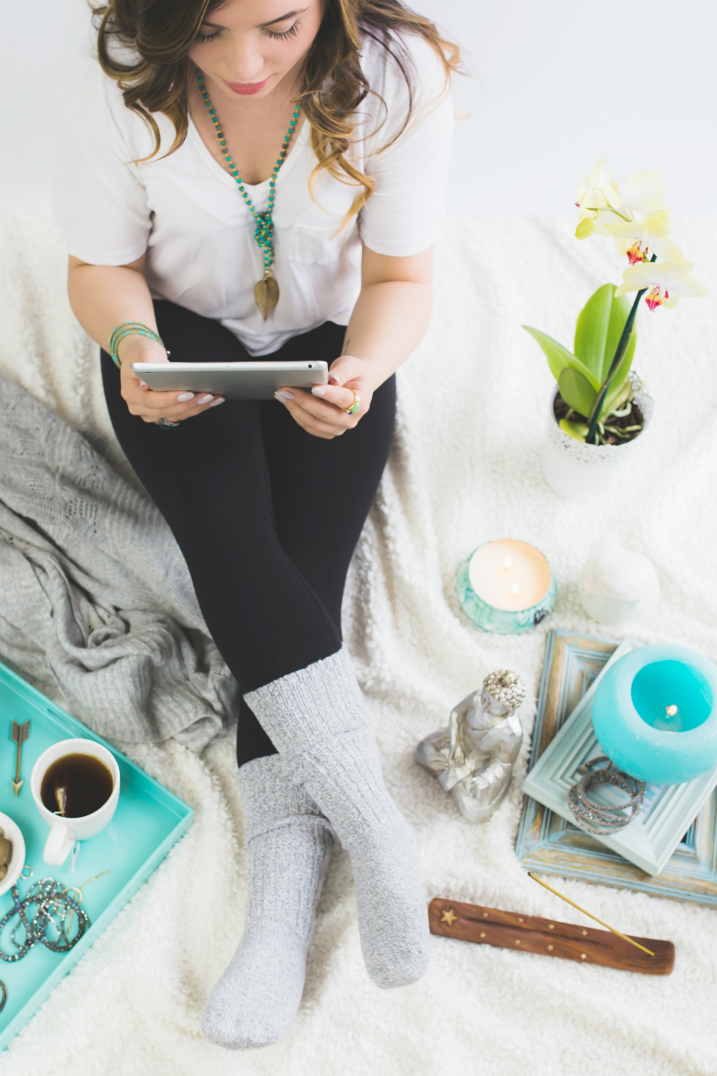 The Guide To Relieving Stress - 5 Meditation Websites and Apps To Help You Feel Calm and Peaceful