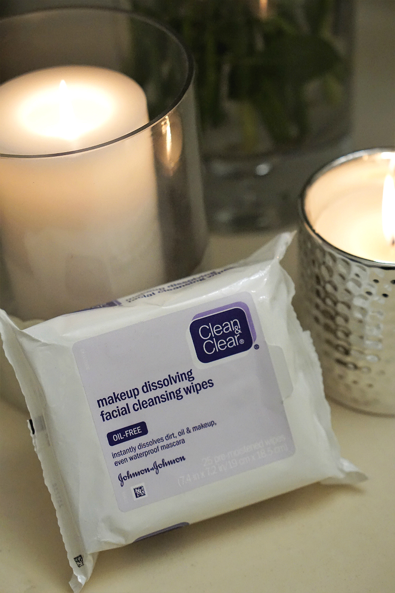 How To Heal Breakouts with The Neutrogena Light Therapy Acne Mask