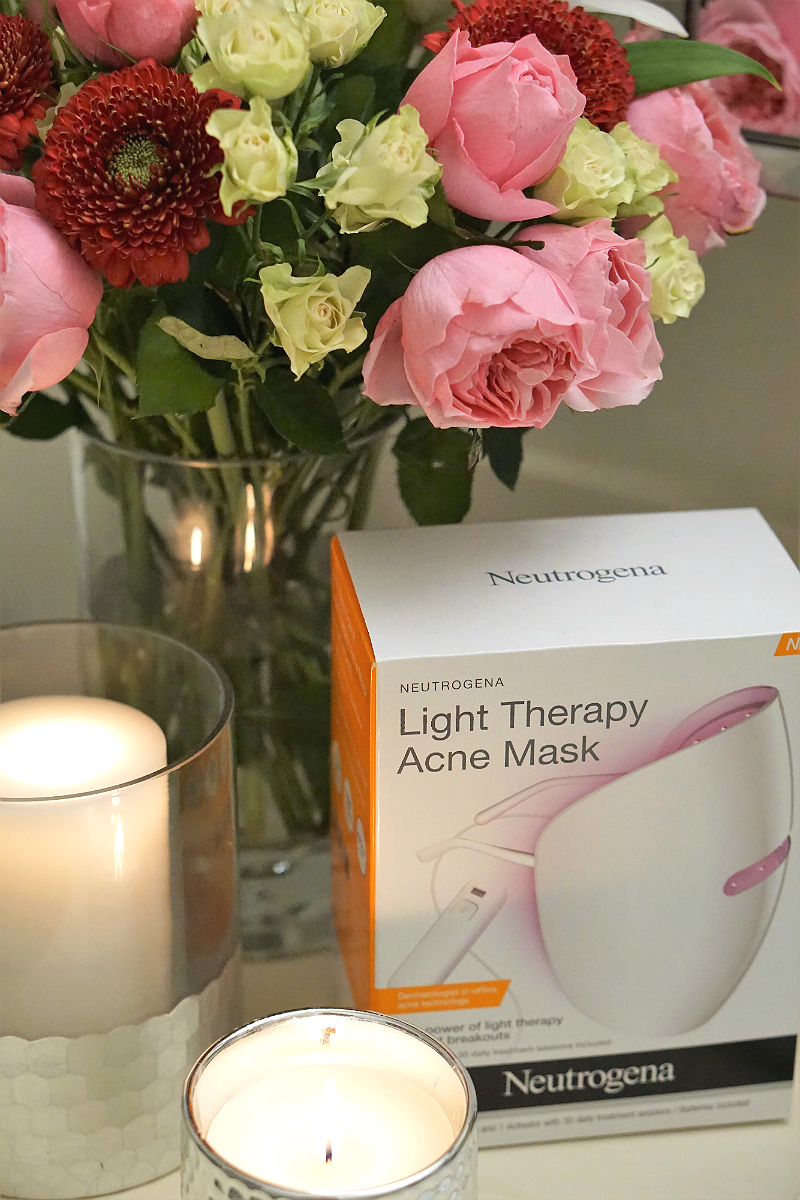 How To Heal Breakouts with The Neutrogena Light Therapy Acne Mask