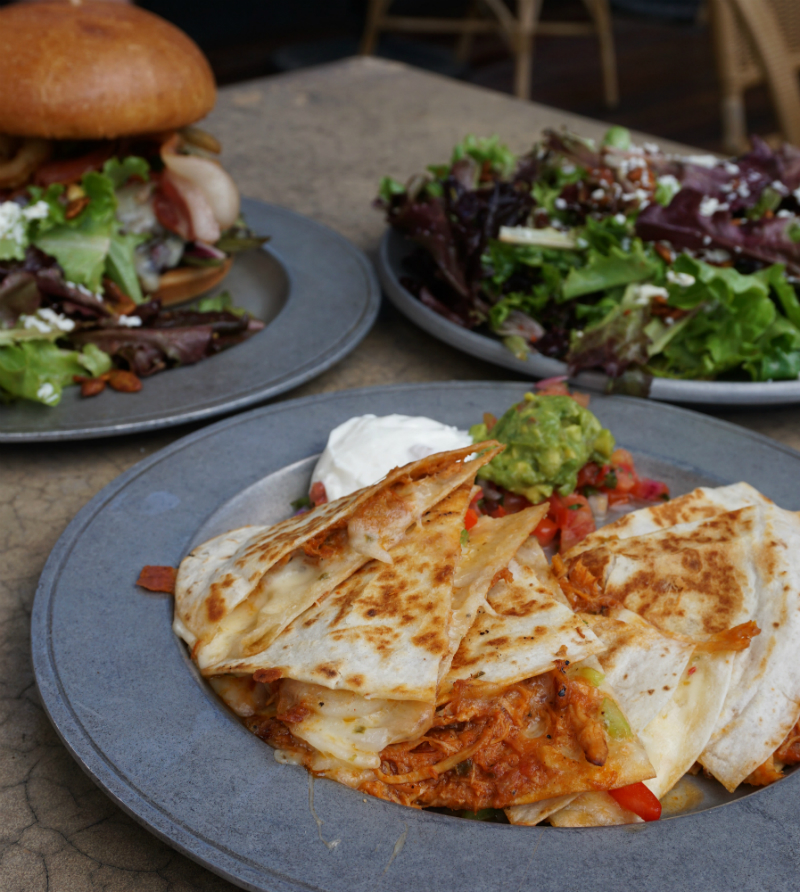 The New Dinerlist App Helps You Find The Best Restaurant Deals Nearby