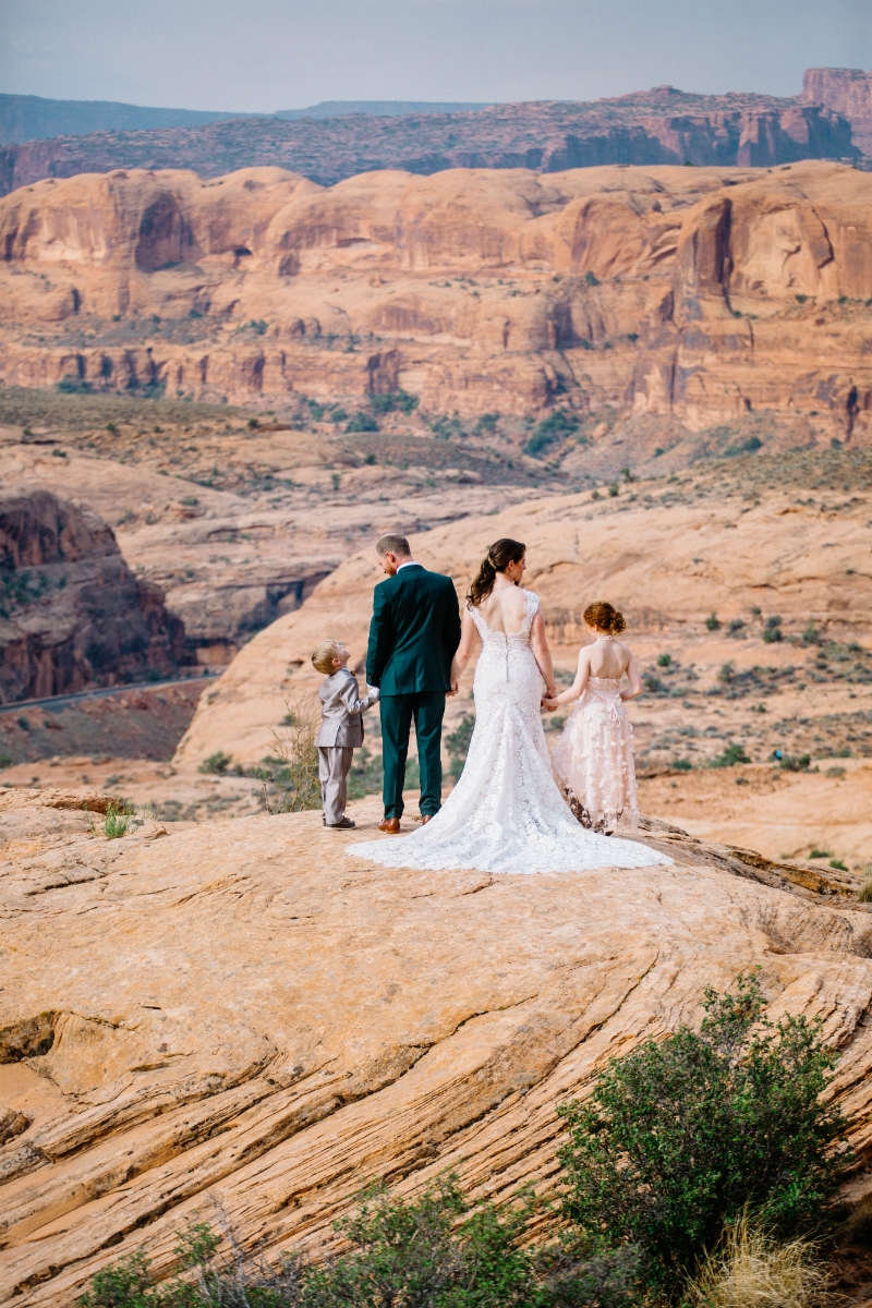 Going The Extra Mile for Love - The Inspiring Tale of a Dreamy Moab Desert Wedding