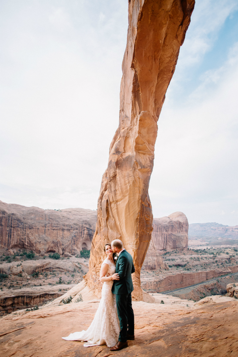 Going The Extra Mile for Love - The Inspiring Tale of a Dreamy Moab Desert Wedding