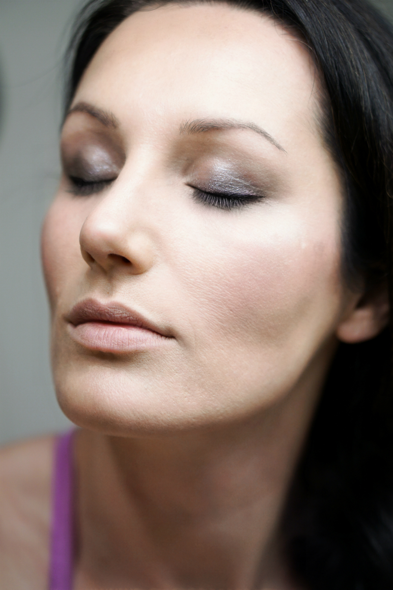 Glam Beauty Tutorial - How To Do Date Night Makeup