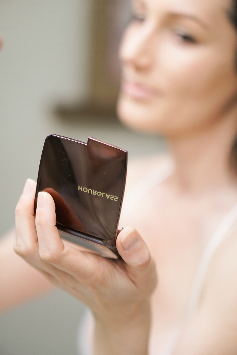 Camera-Ready Makeup Tutorial for Picture Perfect Selfies