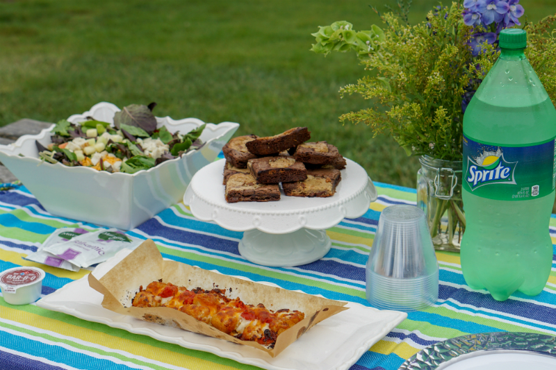 Easy Entertaining Guide - How To Host a Pizza Party in The Park - Domino's Hotspots