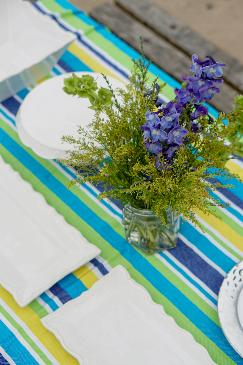 Easy Entertaining Guide - How To Host a Pizza Party in The Park