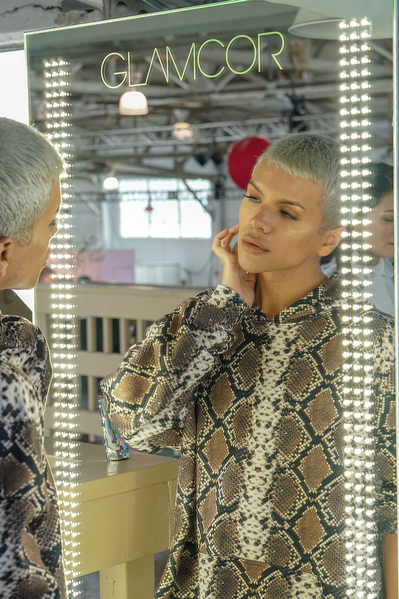 ipsy Gen Beauty 2018 San Francisco Beauty Conference - YouTube Beauty Star Gabriel Zamora