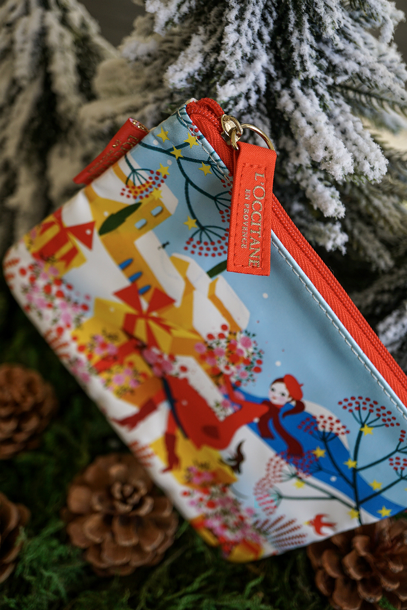 10 Stocking Stuffers That Glamorous Gals Would Love