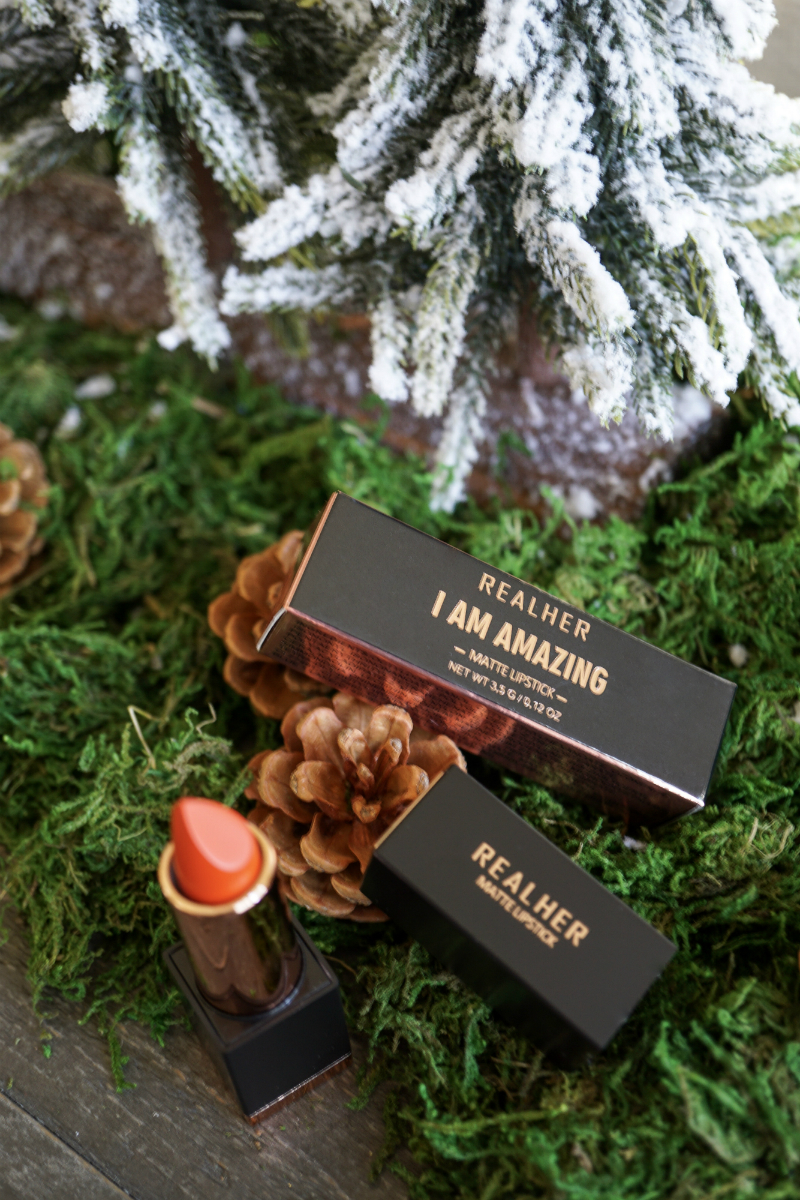 10 Stocking Stuffers That Glamorous Gals Would Love