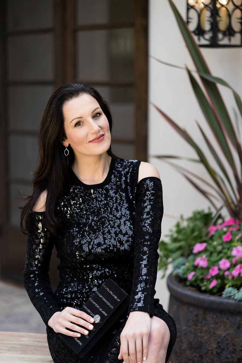 A Glamorous NYE Party Outfit To Inspire You To Dress Up on New Year's Eve