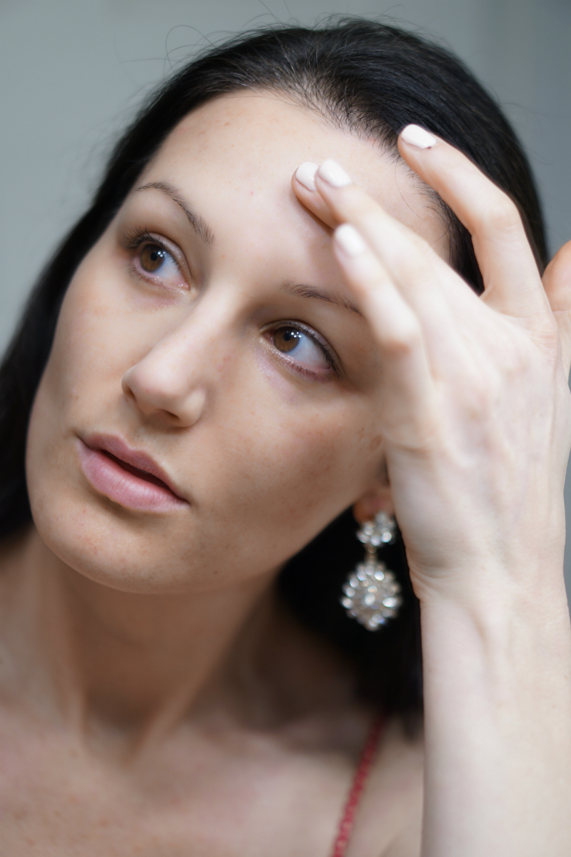 Holiday Beauty Guide: Pretty New Year's Eve Makeup in Just 20 Minutes