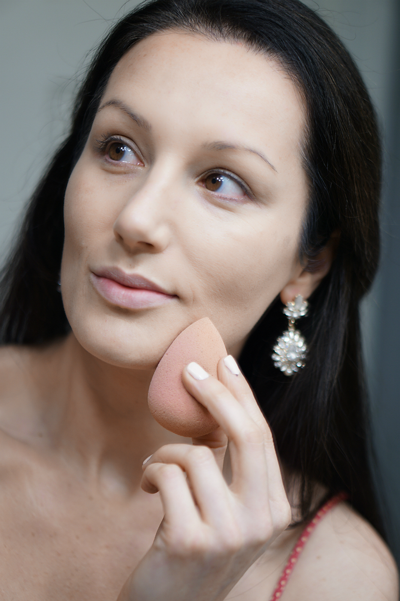 Holiday Beauty Guide: Pretty New Year's Eve Makeup in Just 20 Minutes