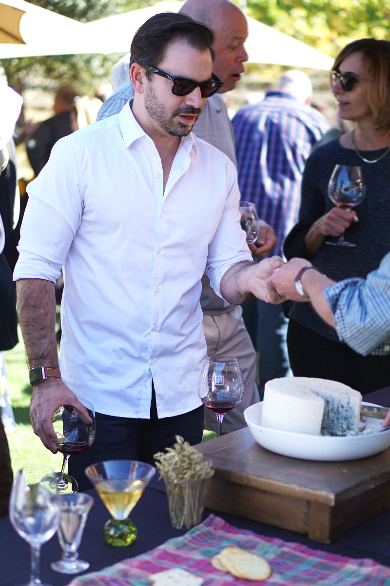 Top 10 Awesome Holiday Gift Ideas for Guys - Gifts for Epicurean Lovers