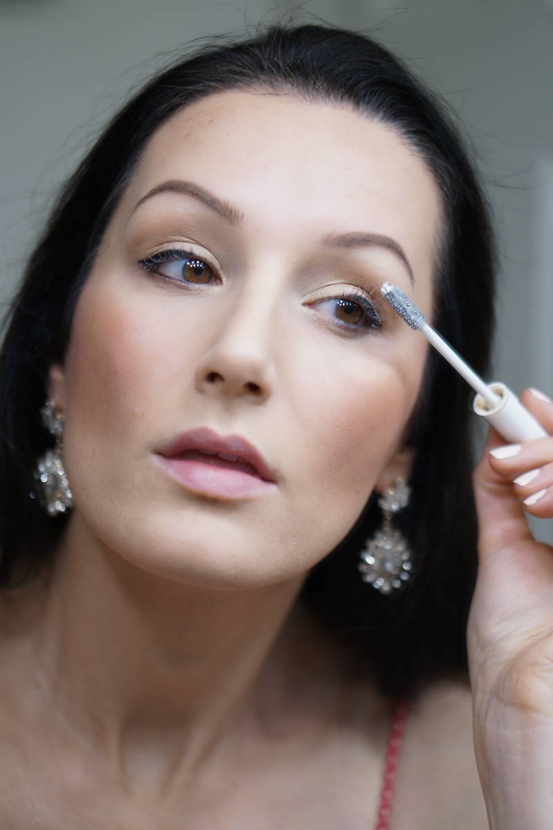 3 Easy Ways To Get Longer and Fuller Lashes without False Eyelashes