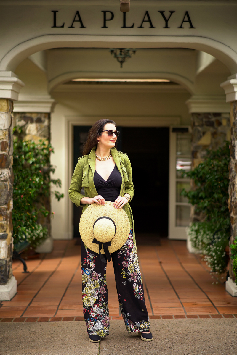 Style Inspiration - A Fun & Floral Spring Vacation Outfit Idea