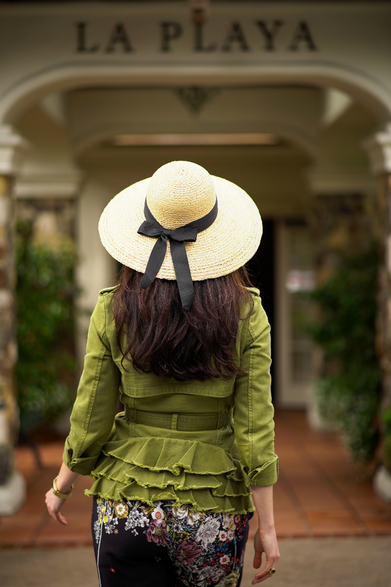 Style Inspiration - A Fun & Floral Spring Vacation Outfit Idea