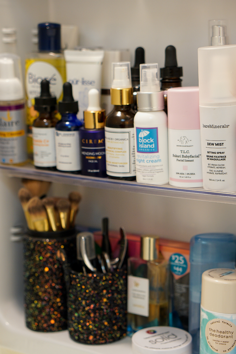 Pretty Bathroom Vanity Organization Ideas