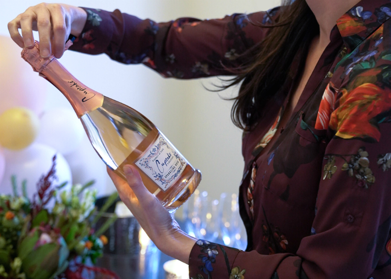 Holiday Entertaining Guide: How To Host a Bubbles & Bites Happy Hour