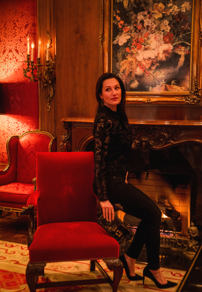 A Sweet and Simple Valentines Day Outfit Idea