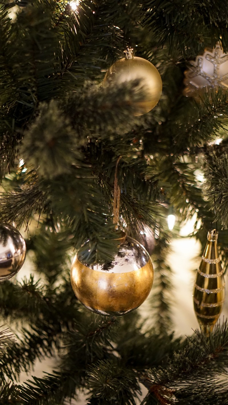 Budget-Friendly Holiday Decorating Ideas for Your Home