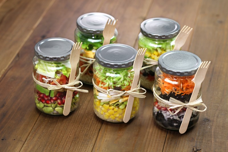 3 Easy Gourmet Recipes That Will Elevate Your Spring Picnics - Mason Jar Salad Shakers