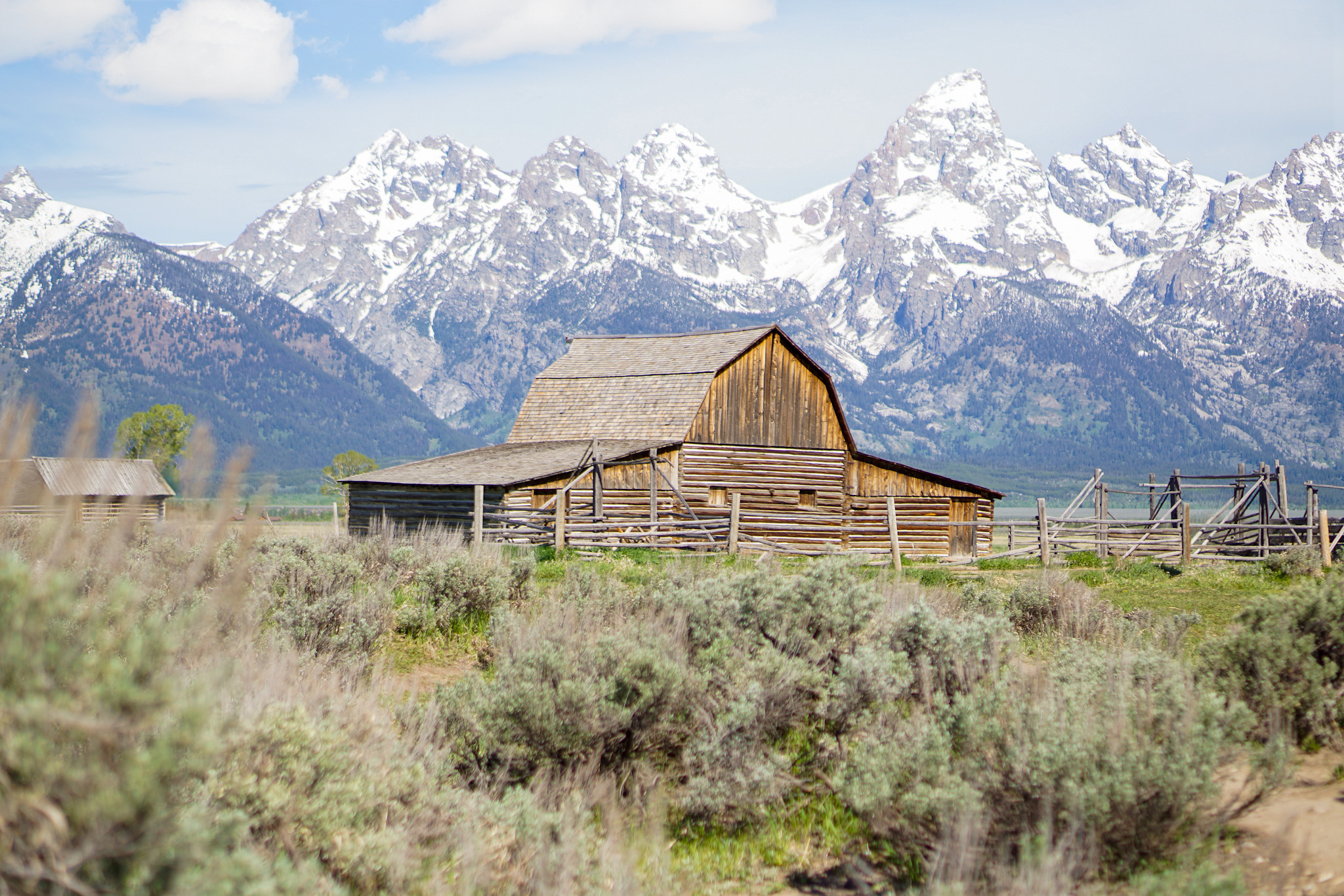 Jackson Hole Wyoming Travel Guide - The Ultimate Outdoor Adventure in the Old Wild West