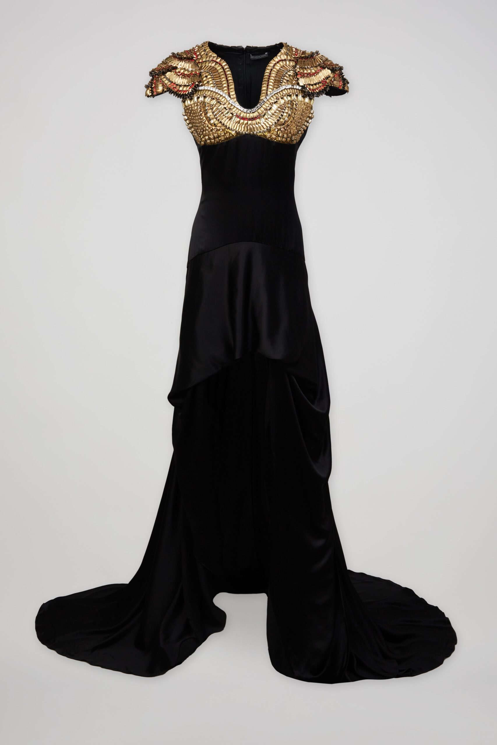 Julien's Auctions Hosts The Bold Luxury Celebrity Fall Fashion Auction at Peninsula Beverly Hills - Image Credit Juliens