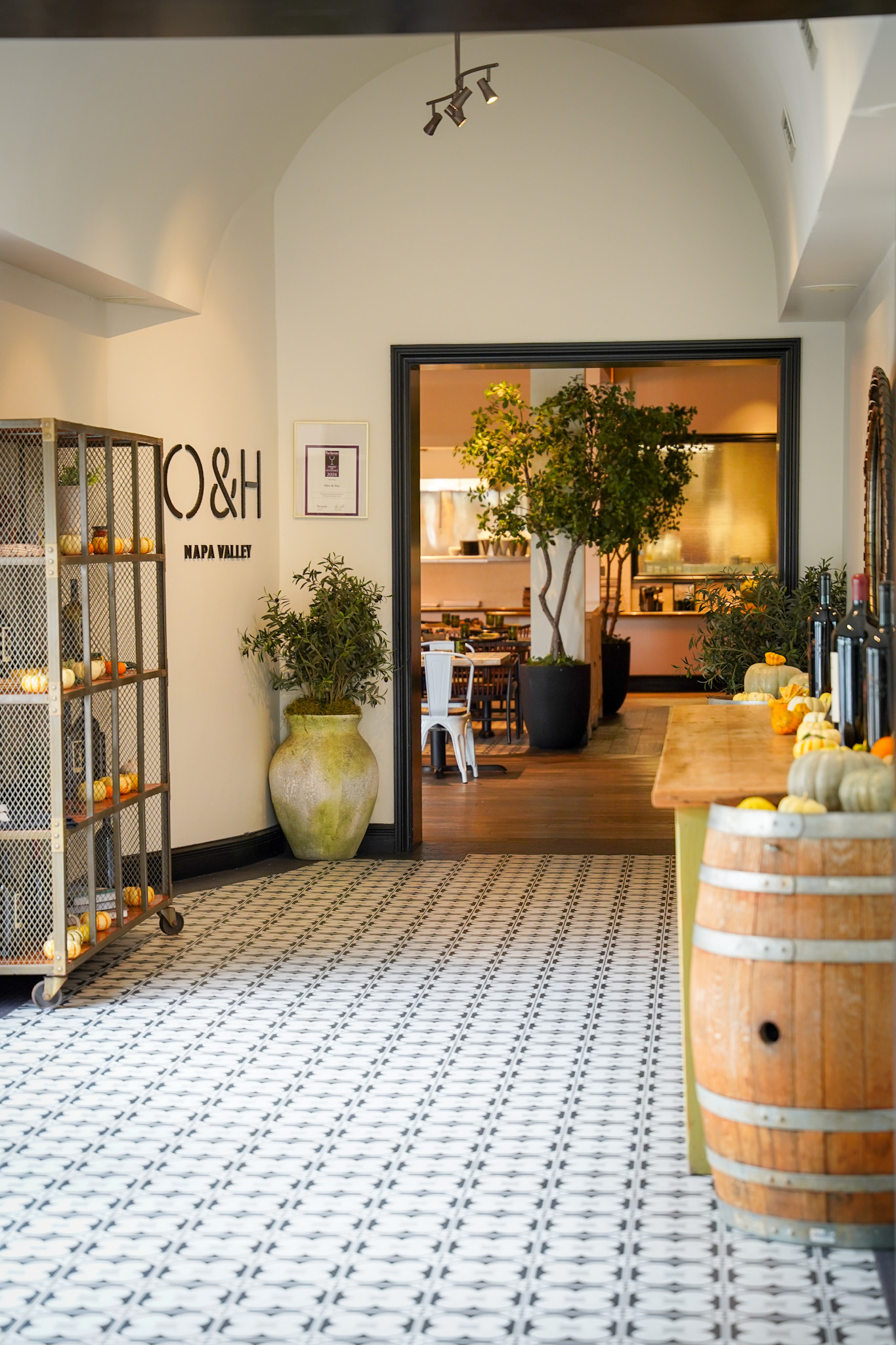 Napa Food & Wine Guide: The Ultimate Epicurean Experience in California's Wine Country - Olive & Hay at The Meritage Resort & Spa