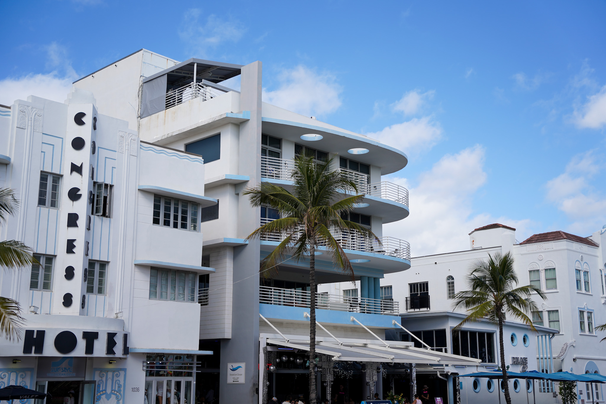 Miami Girls’ Getaway Travel Guide - South Beach Miami Historic Art Deco District - Miami Design Preservation League Tour
