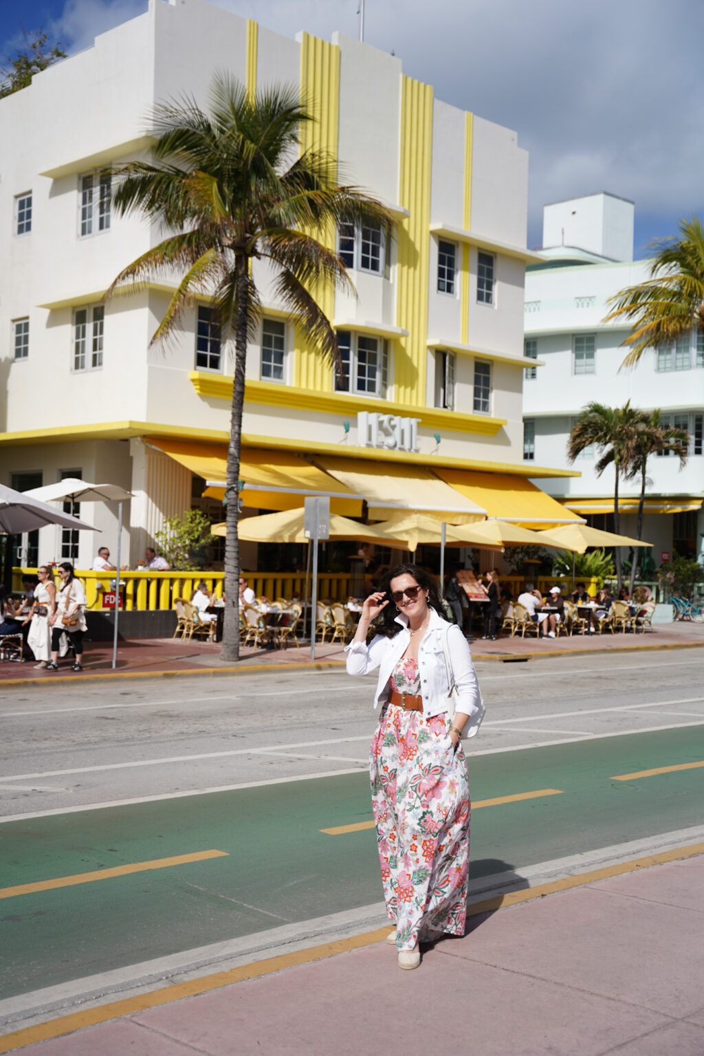 3 Smart Ways That Savvy Travelers Save Money on Booking Vacations - Christina-Lauren Pollack