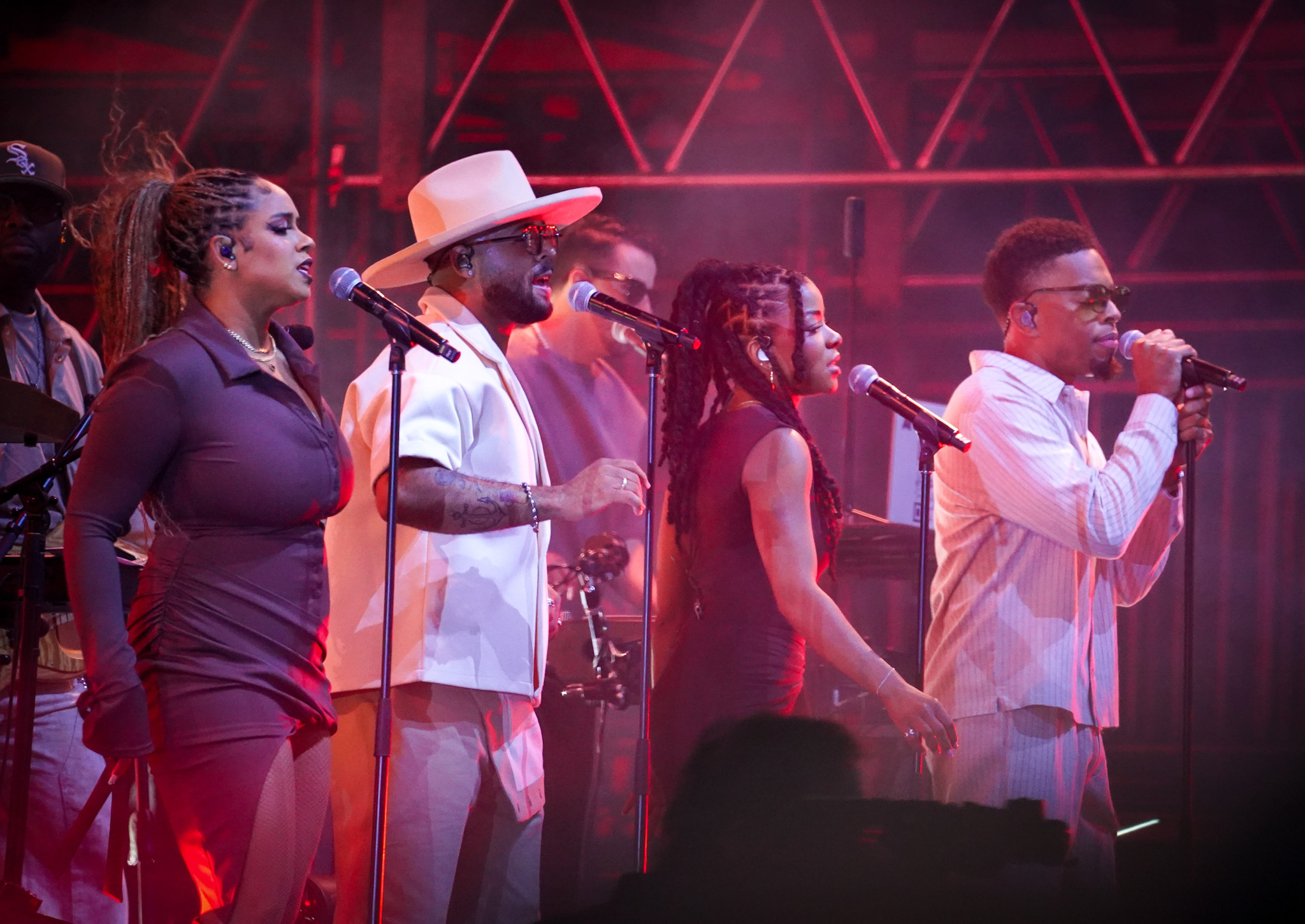 BottleRock Napa Valley Sizzles with Hot Performances by Justin Timberlake, Green Day, Benson Boone and More - Justin Timberlake and The Tennessee Kids - Image credit Christina-Lauren Pollack