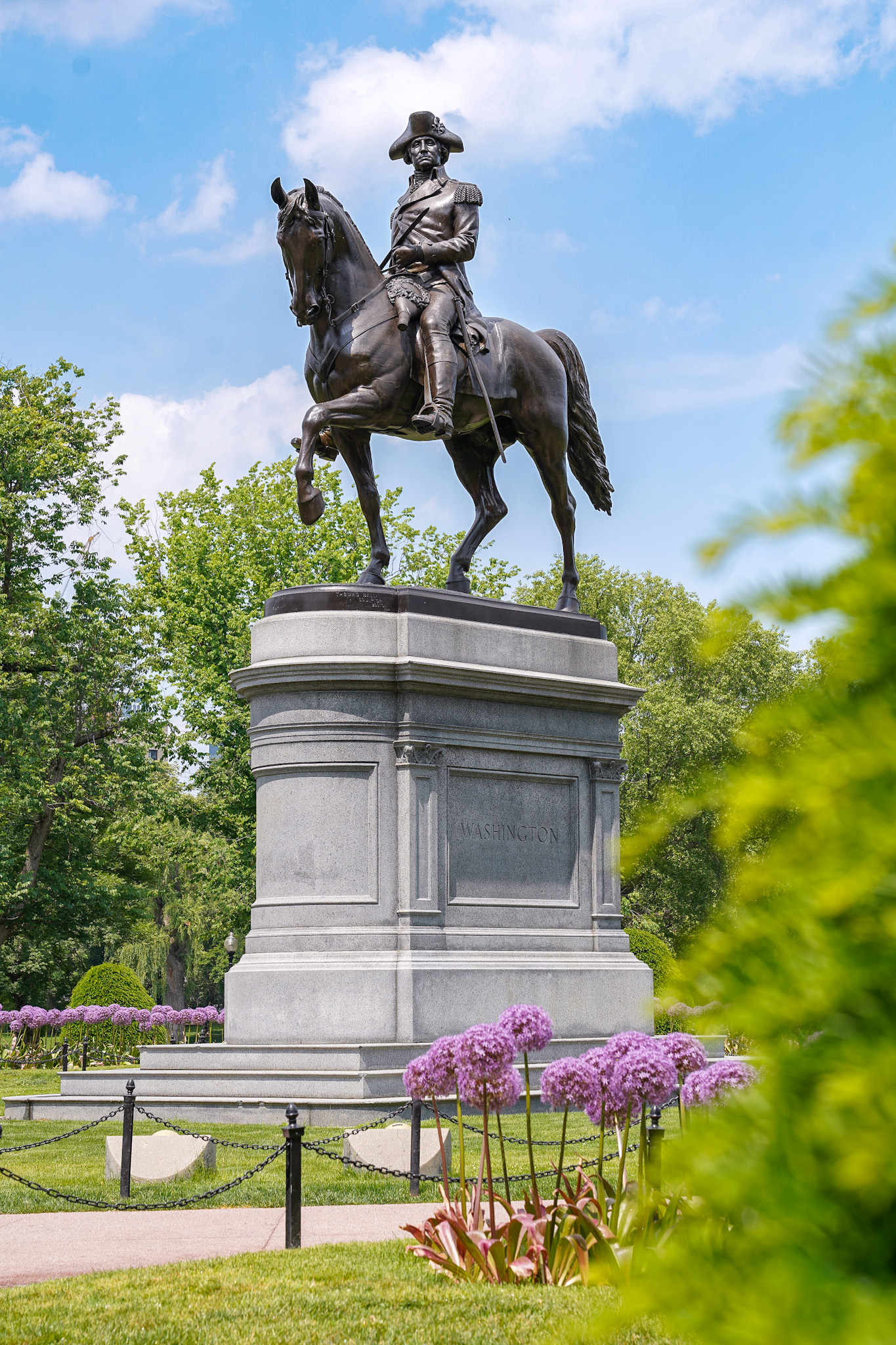 Discover The Best of Boston: A Luxury Travel Guide to New England's Historic Charm & Modern Elegance - Boston Public Garden